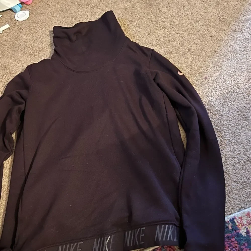 ‎Nike medium sweatshirt